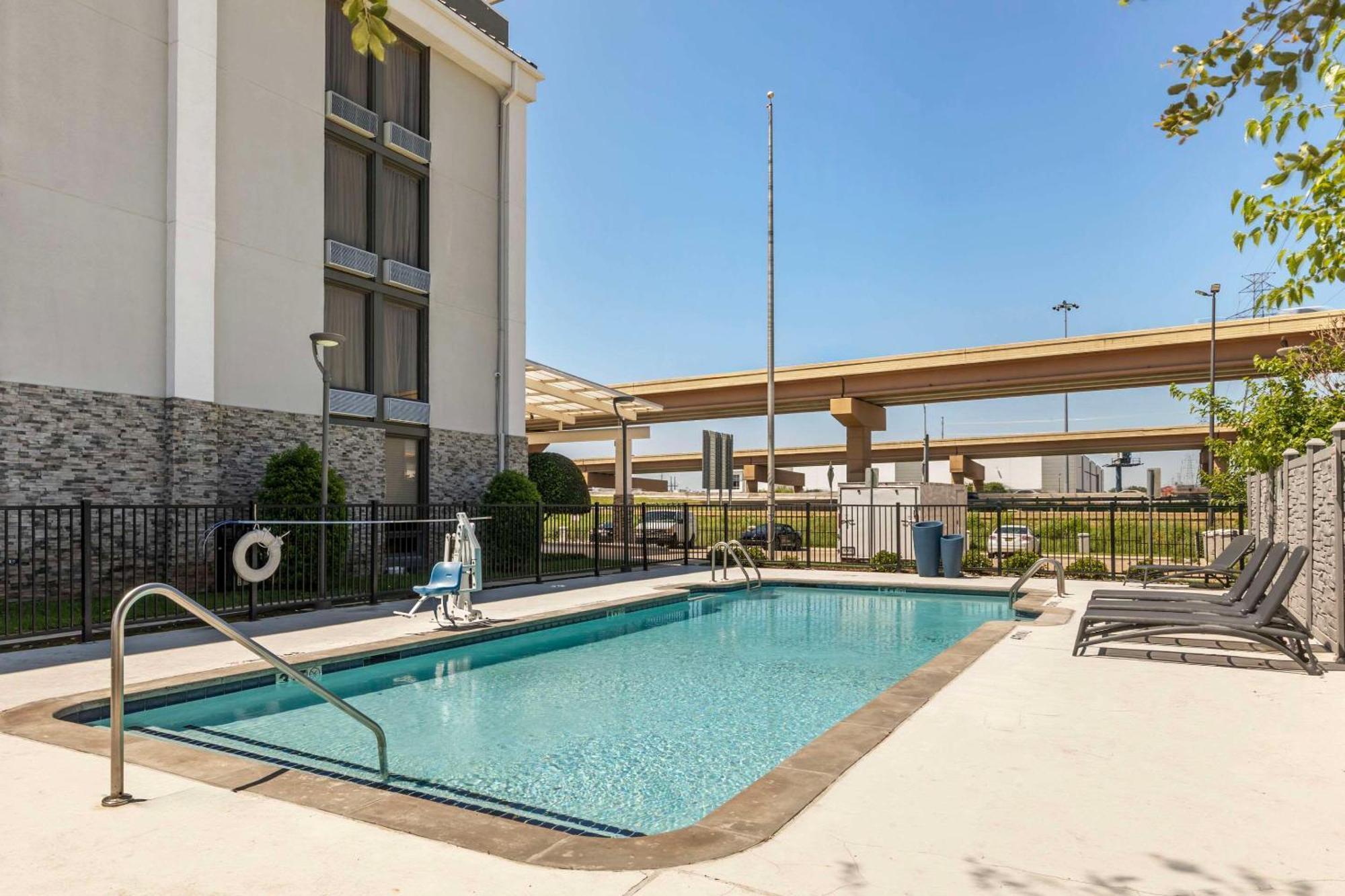 Comfort Inn Dallas North Love Field Airport Dış mekan fotoğraf